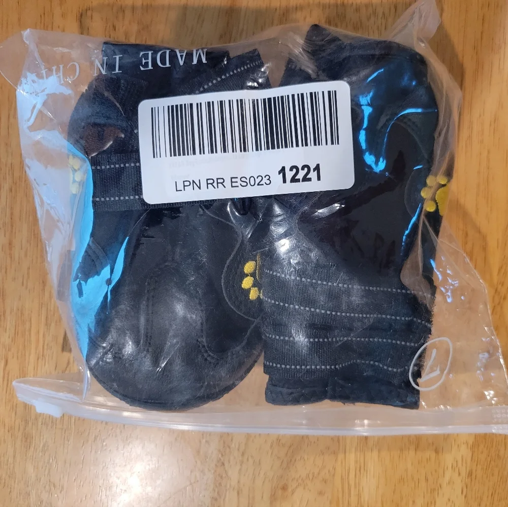 NWOT Dog booties size 7